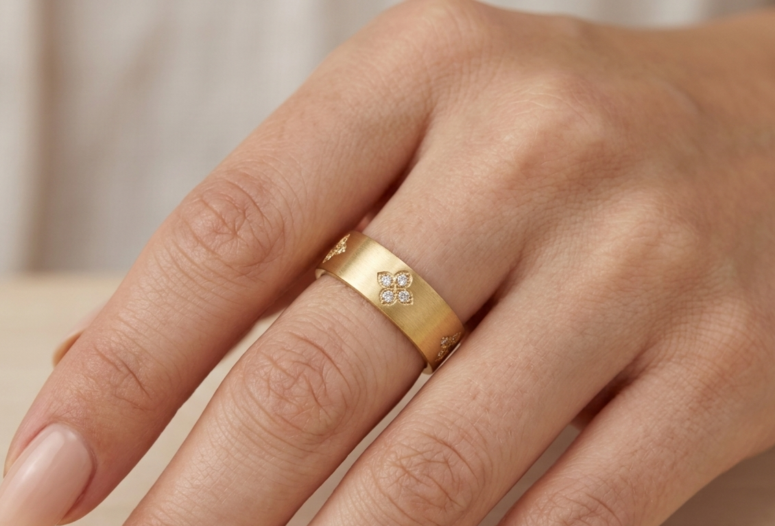 Glitter Clover Ring