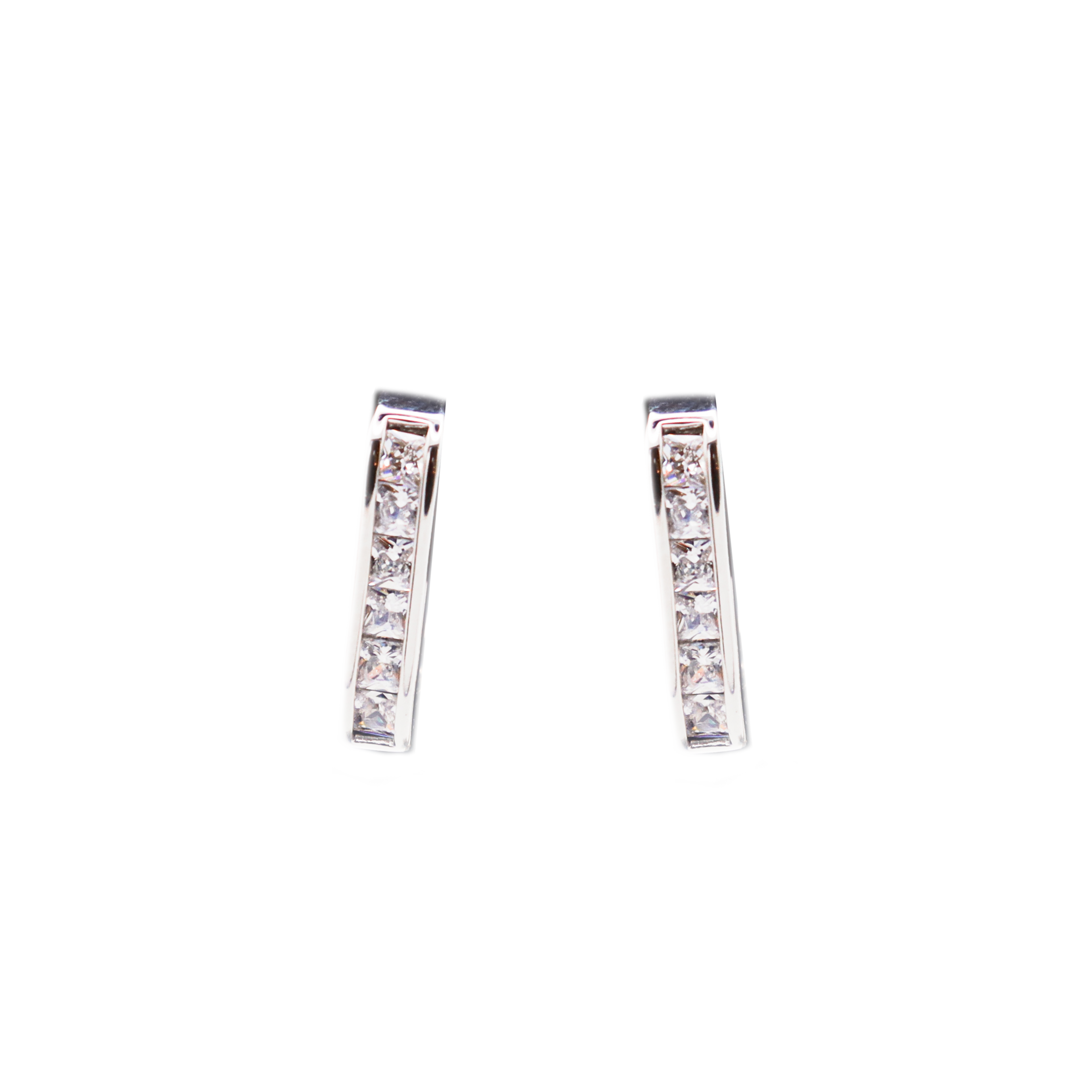 Rechteckige Ohrringe mit Steinen