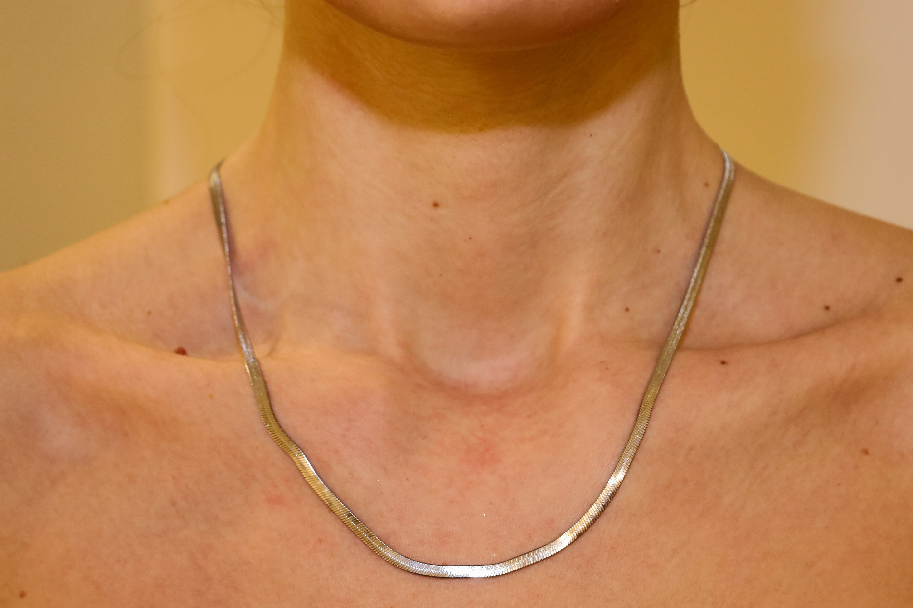 Feine Schlangenkette